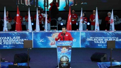 Selçuk Bayraktar: "Eski dünya ölüyor"