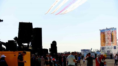 Türk Yıldızları nefes kesti