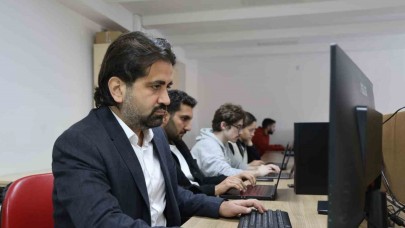 Adli Bilişim Uzmanı Tuncer: ’’Deepfake ile ünlülerin veya sıradan insanların yapmadıklarını ve söylemediklerini yaptırmak mümkün’’
