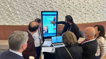 Yapay zekâ tabanlı akademisyen,  dünya bilim tarihine geçti