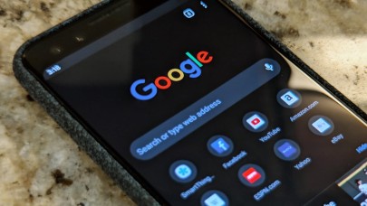 Google,  karanlık temayı test etmeye başladı!