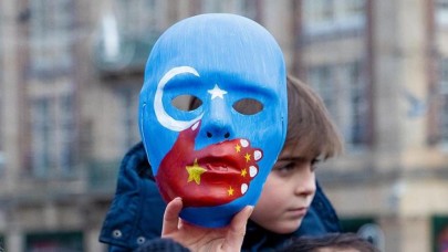 Facebook,  Uygur Türklerini hedef alan Çinli hackerları yakaladı!