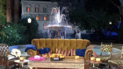 Friends dizisinin özel bölümünün çekimleri başladı! İşte setten ilk görseller...