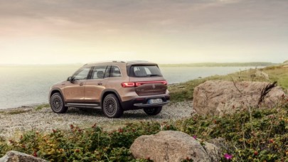 Mercedes-Benz elektrikli SUV'u EQB'yi duyurdu