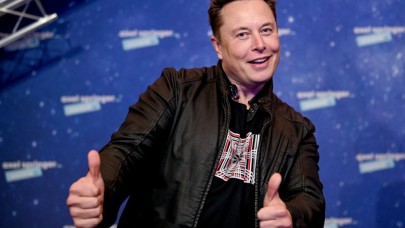 Elon Musk şimdi de talk show sunacak! İlk konuğu da belli oldu...