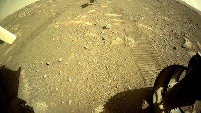 Mars helikopteri Ingenuity'den gelen ilk renkli fotoğraf!
