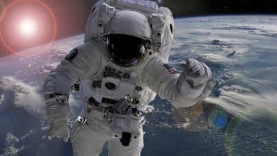 NASA,  uzay yürüyüşüne çıkan astronotlarının görüntüsünü paylaştı