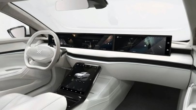 Bu elektrikli otomobil kablosuz şarj özelliğine sahip! Evet yanlış duymadınız...