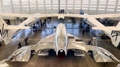 Uzaya gitmek isteyenlere müjde! Virgin Galactic roketinin bir sonraki uçuşu onaylandı...