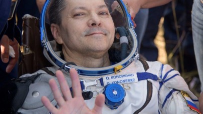 Uzayda en uzun süren kalma rekorunu kıran astronotlar 6 ay sonra Dünya'ya döndü!