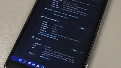 Windows 11'i 6 yıllık 'telefona' yükledi!