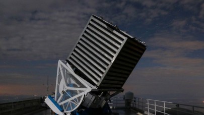 Gök bilimciler uzayda 'var olmaması gereken' Dev Yay keşfettiler