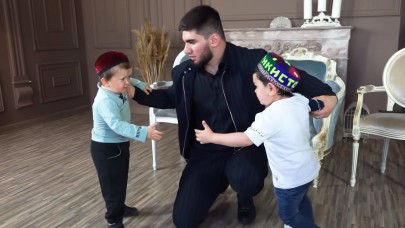 "Küçük" sosyal medya fenomenleri dövüşmeye karar verdi!