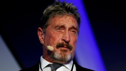 Hücresinde ölü bulunan John McAfee'nin eski eşi,  ABD'yi suçladı