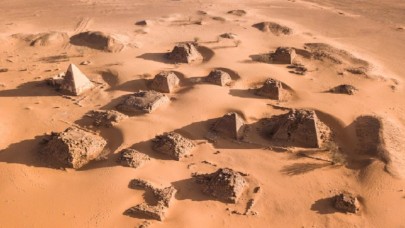 Arkeologlardan ilginç keşif! Eski İslam mezarları,  galaksiler gibi kümelenmiş…