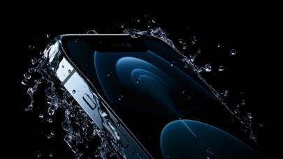 Apple’dan tepki çeken 'su geçirmez' iPhone 12 reklamı