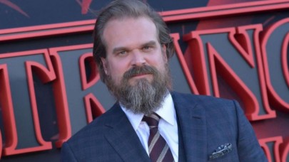 David Harbour'dan yürek burkan itiraf: Kedim sayesinde intiharın eşiğinden döndüm
