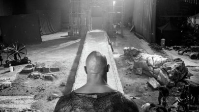 Dwayne Johnson başrollü DC filmi Black Adam’ın setinden yeni bir görsel paylaşıldı