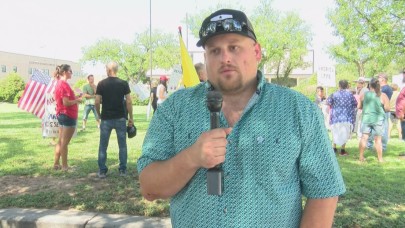 Aşı karşıtı mitingler düzenleyen adam,  COVID-19 nedeniyle hayatını kaybetti