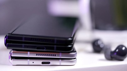 Samsung,  ekran altı kameralı ve katlanabilir Galaxy Z Fold3'ü tanıttı