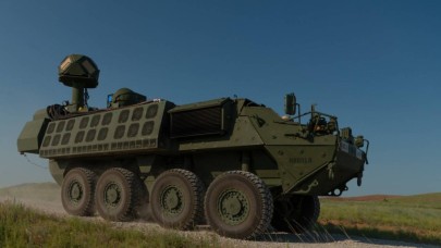 ABD,  filmlerden fırlamış lazer silahıyla gövde gösterisi yaptı