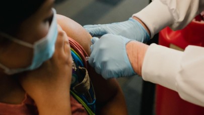 Almanya'da bir hemşire,  8 bin kişiye koronavirüs aşısı vurmak yerine bakın ne vurdu...