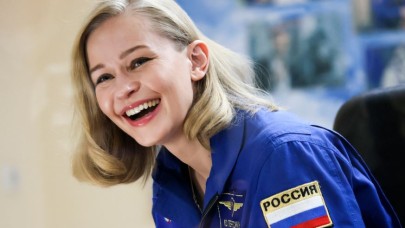 Film çekmek için uzaya giden Rus ekip,  Dünya'ya döndü!