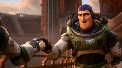 Toy Story'nin Buzz Lightyear'ını anlatacak Lightyear filminden fragman geldi!