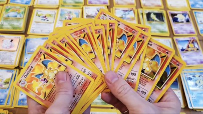 Pandemi yardımı olarak aldığı kredinin 57 bin dolarını bir Pokemon kartına harcadı