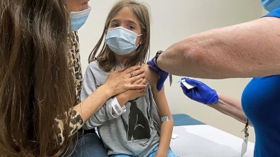 Pzifer'den yeni açıklama: Biontech 5-11 yaş arası çocuklarda oldukça etkili!