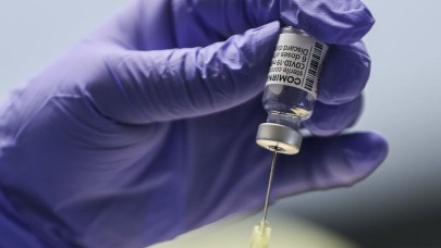 Omicron varyantı için ilaç şirketleri harekete geçti!