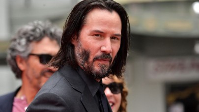 Keanu Reeves,  Matrix maaşının yüzde 70'ini kanser araştırmalarına bağışlamış