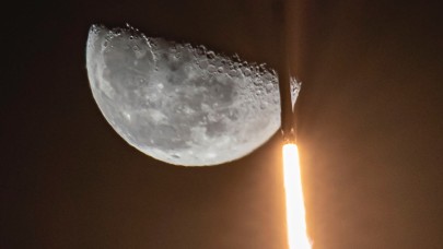 SpaceX'in kontrolden çıkan roketi Ay'a çarpacak!