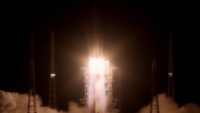 Ay'a çarpması beklenen roket SpaceX'in değilmiş! Şüpheli Çin..