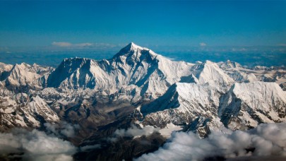 Everest Dağı'nın buzulları yok oluyor! 25 yılda 55 metre eridi...