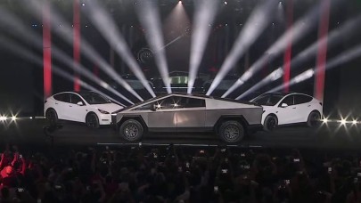 Tesla,  elektrikli kamyoneti Cybertruck için tarih verdi