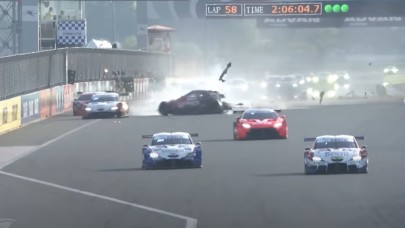 Fuji pistinde korkunç kaza! Yürekler ağza geldi - VİDEO