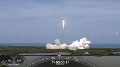 Türkiye'nin ilk ticari uydusu,  SpaceX tarafından uzaya fırlatıldı - VİDEO