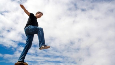 Tek ayak üstünde 10 saniye duramıyorsanız dikkat! Ölüm riski...