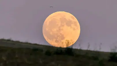 Yılın İlk Süper Ayı Bu Gece Görücüye Çıkıyor