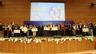 ASÜ’de Ar-Ge Buluşması: Geleceğin Yenilikçileri Ödüllerini Aldı