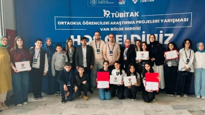 Ağrılı öğrenciler TÜBİTAK yarışmasında dört ödülle döndü