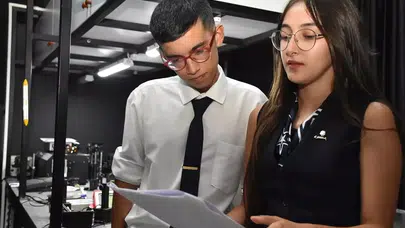 Lise Öğrencileri, Atom Altı Parçacık Görüntüleme Projeleriyle NASA'dan Davet Aldı