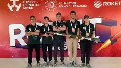 Lise Öğrencileri Geliştirdikleri Roketle TEKNOFEST'te Birinci Oldu