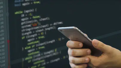 Cep Telefonlarında Casus Yazılım İddiası: İsrail Bağlantılı Tehditler Mi Var?