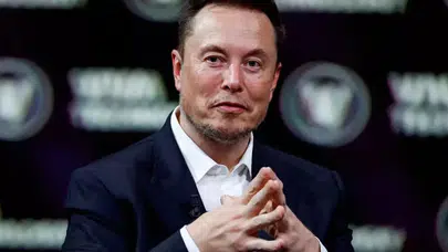 Musk 3 Yıl Verdi: Tıp Okumayın, Optimus Robotları En İyi Cerrahlardan Daha İyi Olacak