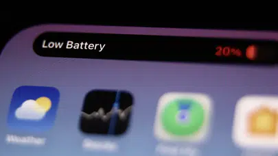 iPhone kullanıcılarının kabusu oldu: Pil ömrünü bitiren o özellik keşfedildi