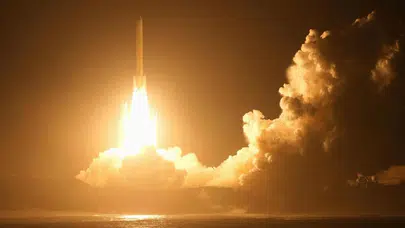 Japonya'dan uzayda dev adım: Mars'ın uydusundan numune getirecek