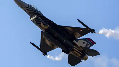 Gökyüzünde duygusal final: SOLOTÜRK'ten Şanlıurfa'da unutulmaz gösteri