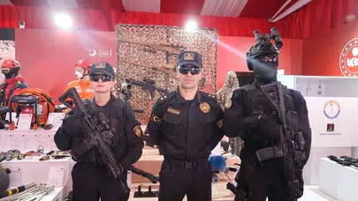 TEKNOFEST'in gözdesi JÖAK timleri: Siyah kıyafetli kahramanlara yoğun ilgi